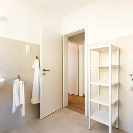 Am Haus 2 1 4*