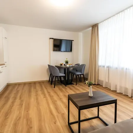 Am Haus 2 1 4*
